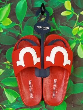 🛝 True Religion Kids Red Slide Sandals with White Horseshoe Logo